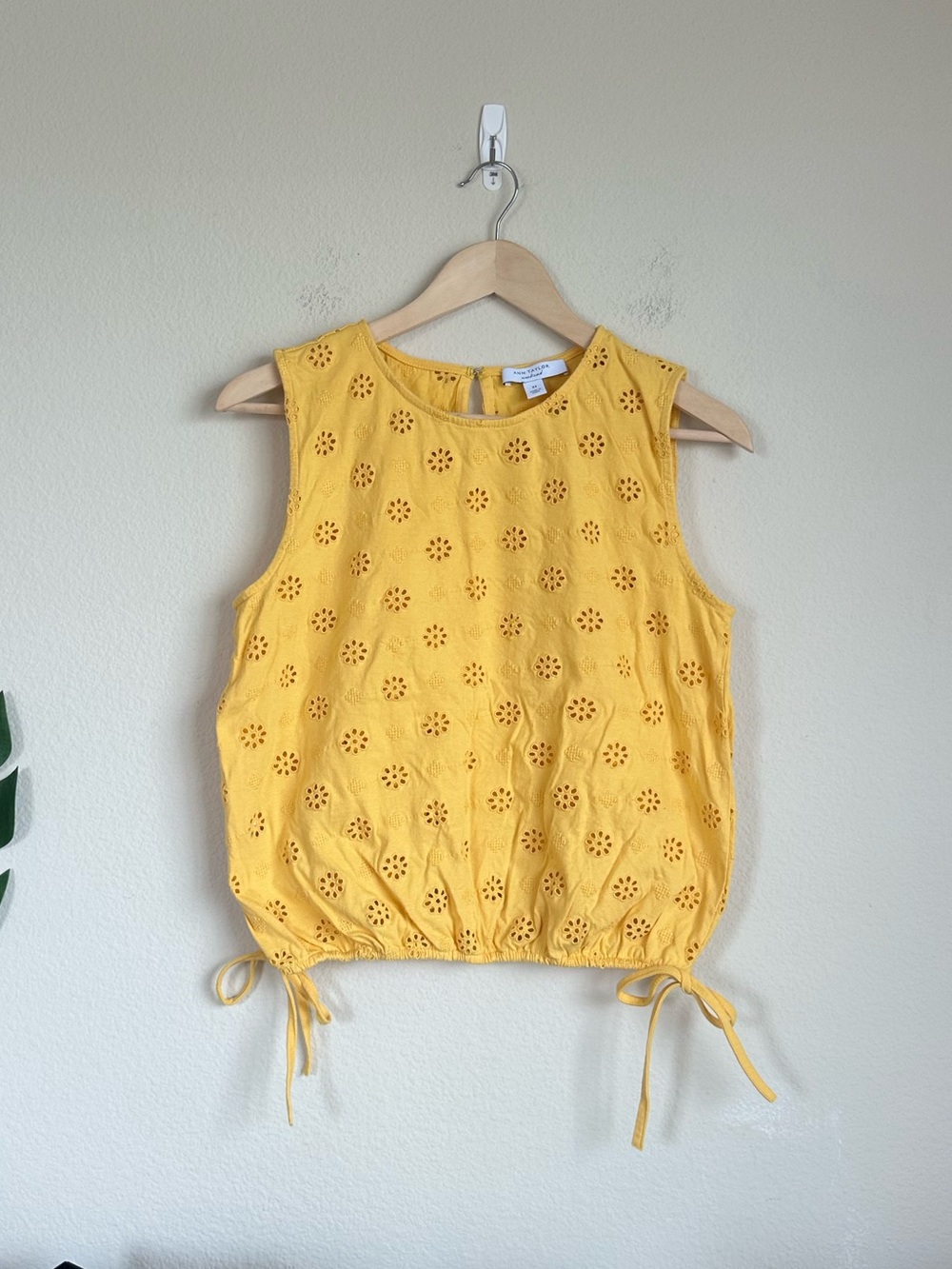 Ann Taylor Weekend Yellow Cotton Eyelet Tank Top